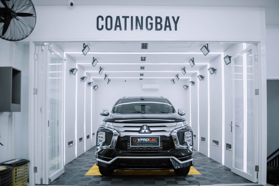 Applying ceramic coating to car exterior